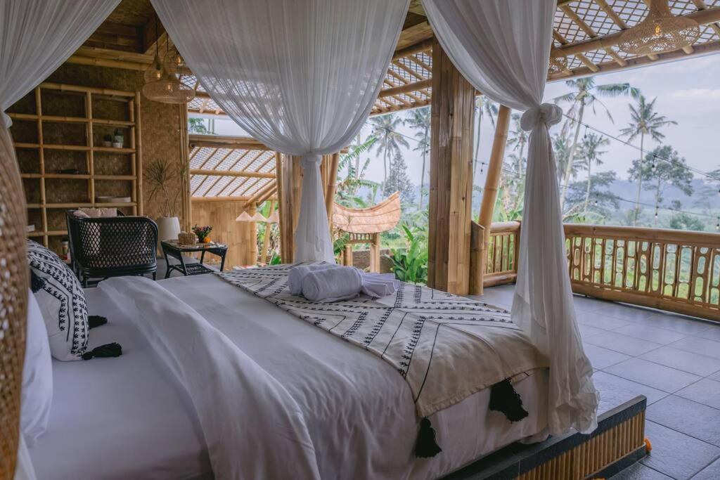 Villa Makerti Bali~Bamboo House Selat Exterior foto