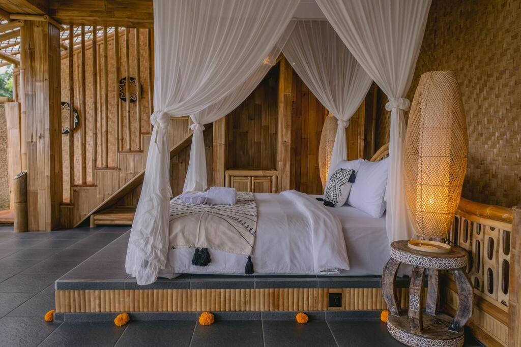 Villa Makerti Bali~Bamboo House Selat Exterior foto