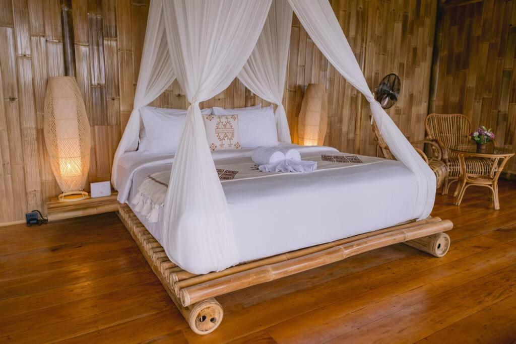 Villa Makerti Bali~Bamboo House Selat Exterior foto